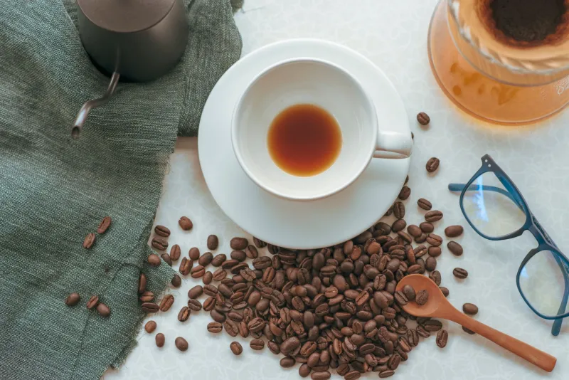 Qual Cafeteira Combina com Você? Um Guia Sem Enrolação para Montar Seu Cantinho do Café em Casa
